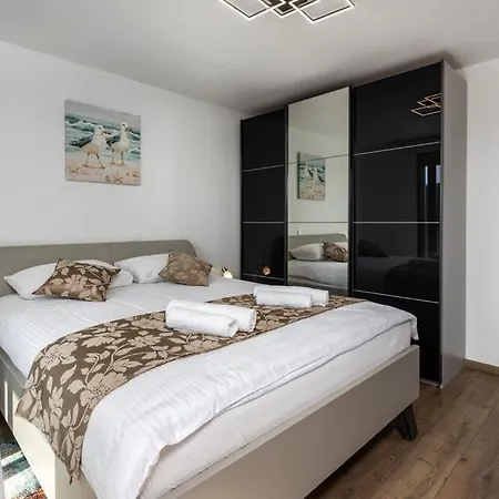 Agata Apartman *